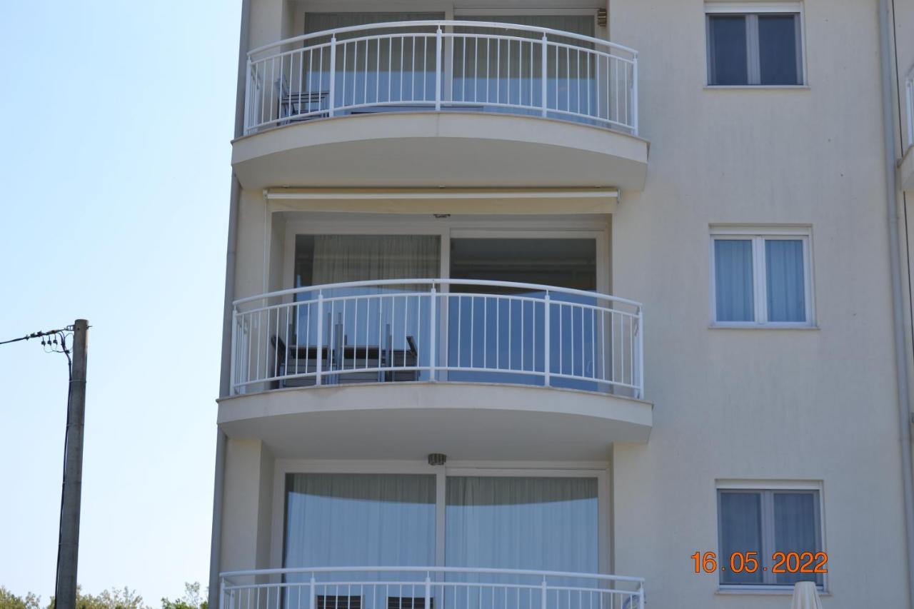 Ocean View Apartements Murine 우마그 외부 사진