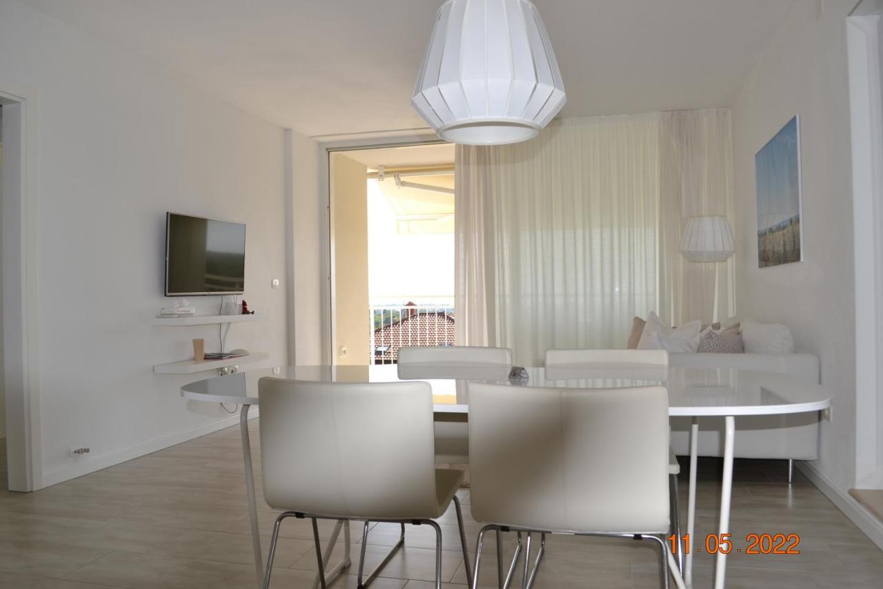 Ocean View Apartements Murine 우마그 외부 사진